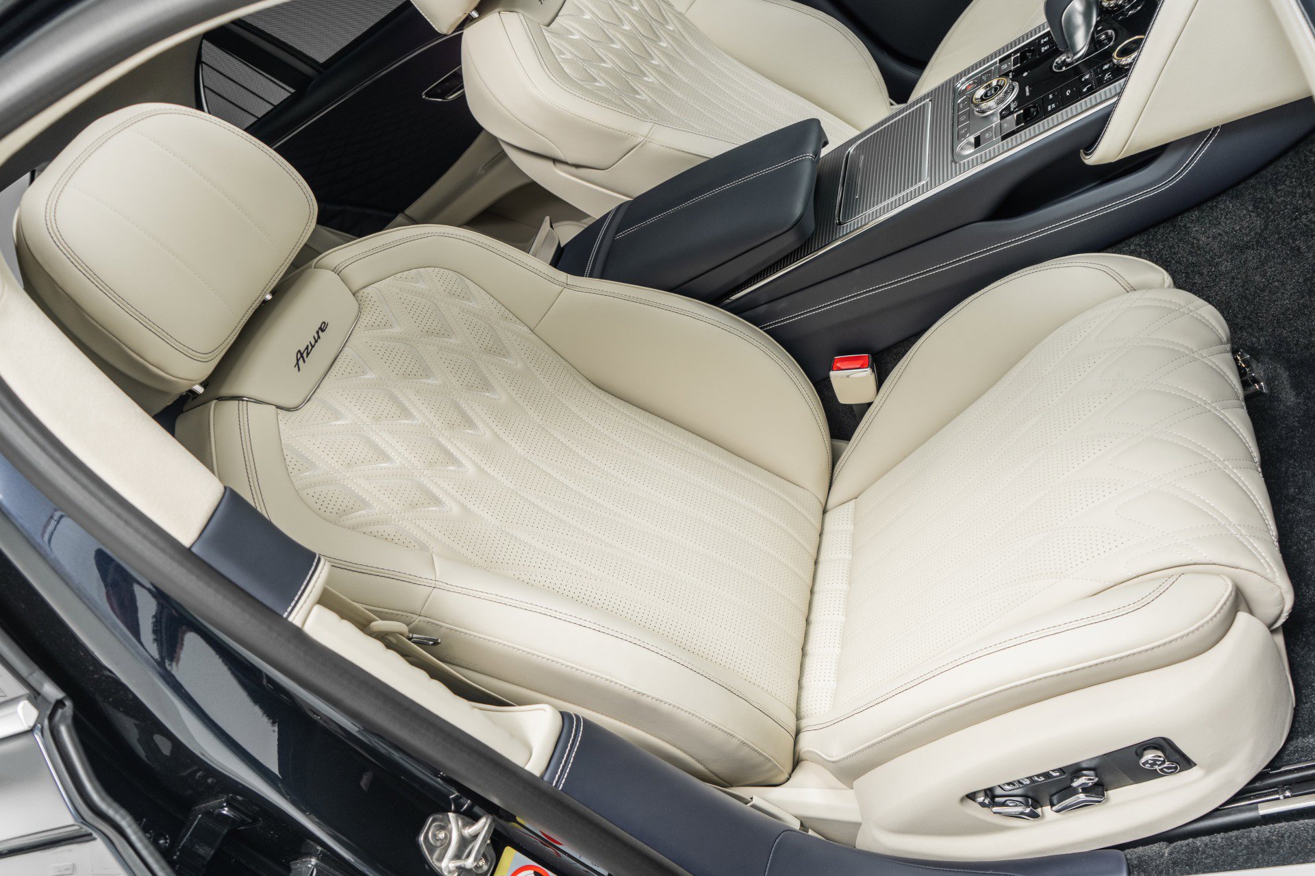 Used 2026 Bentley Flying Spur Plug-In Hybrid AWD/4WD image 24