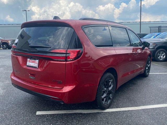 New 2026 Chrysler Pacifica Limited w/ S Appearance Package image 8