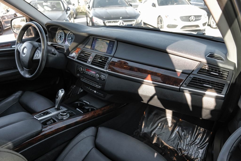 Used 2013 BMW X5 xDrive50i image 10