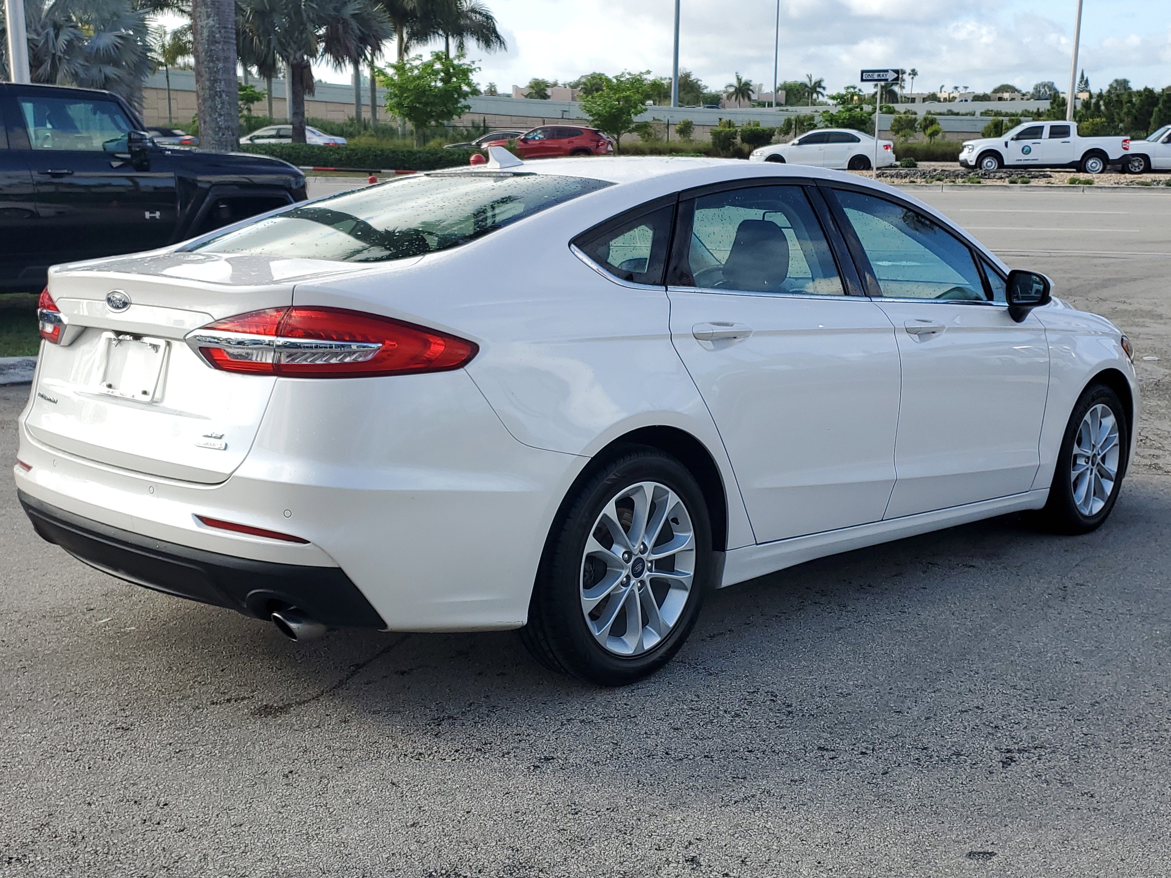 Used 2019 Ford Fusion SE image 5