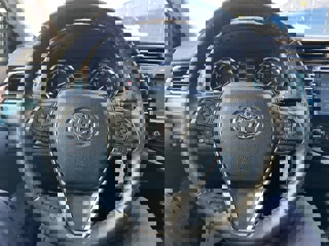 Used 2018 Toyota Camry SE w/ Moonroof Package image 25