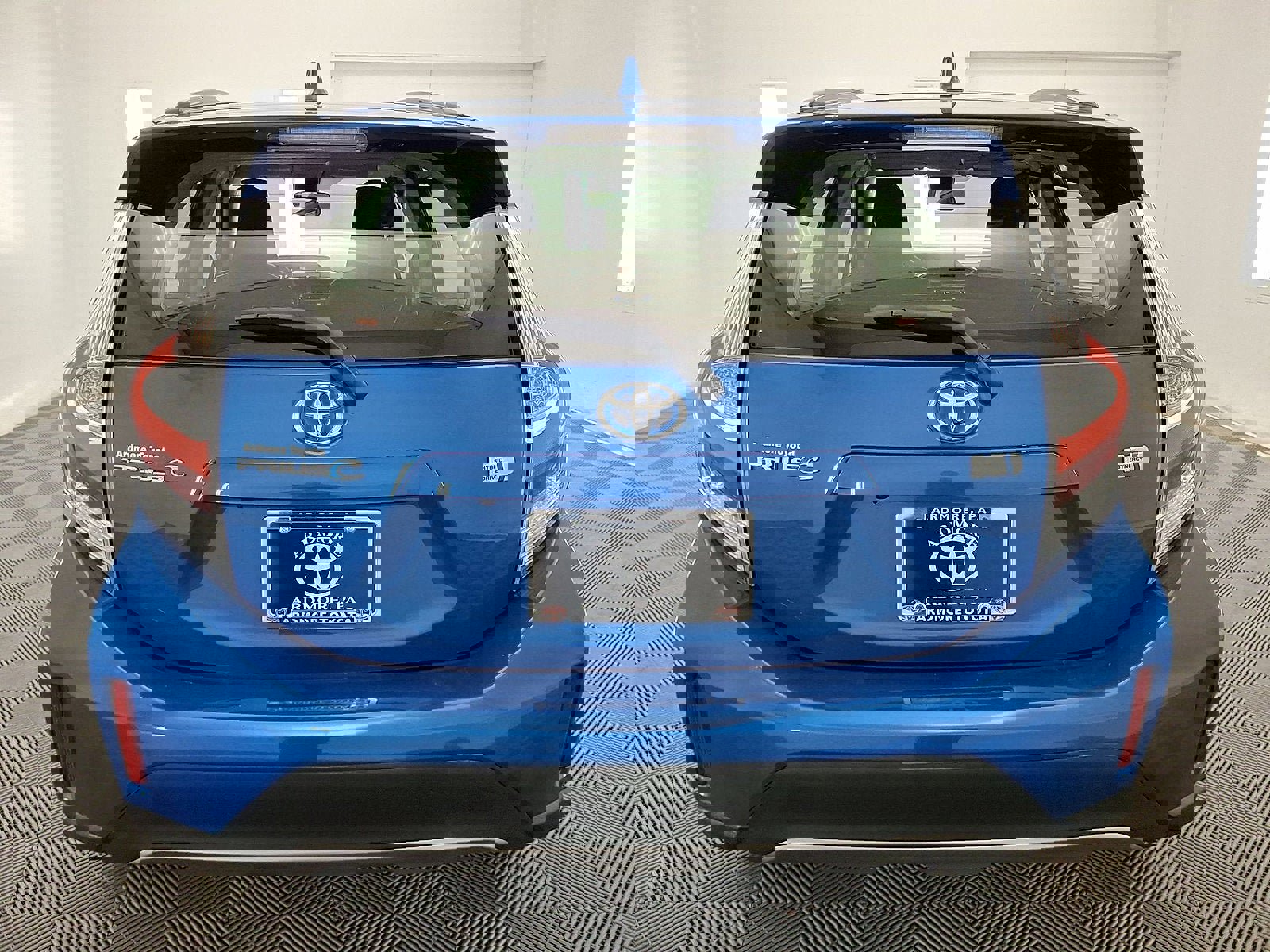 Certified 2018 Toyota Prius C One image 22