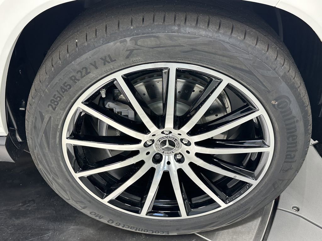 New 2026 Mercedes-Benz GLS 580 4MATIC image 14
