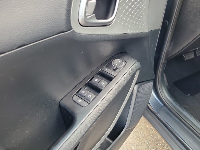 Used 2024 Kia Soul LX w/ Option Group 015 FWD image 16