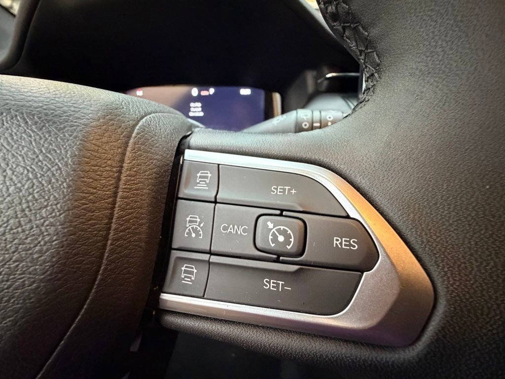 Used 2024 Jeep Compass Limited w/ High Altitude Package image 25