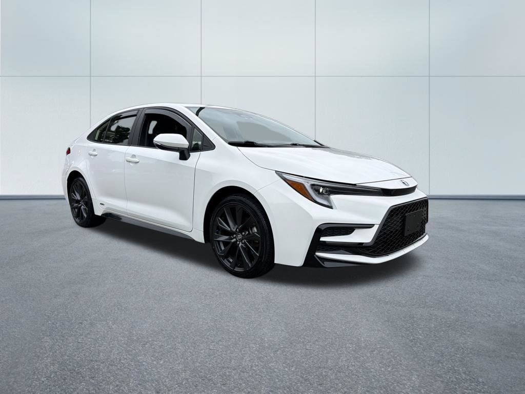Used 2025 Toyota Corolla SE AWD/4WD image 4