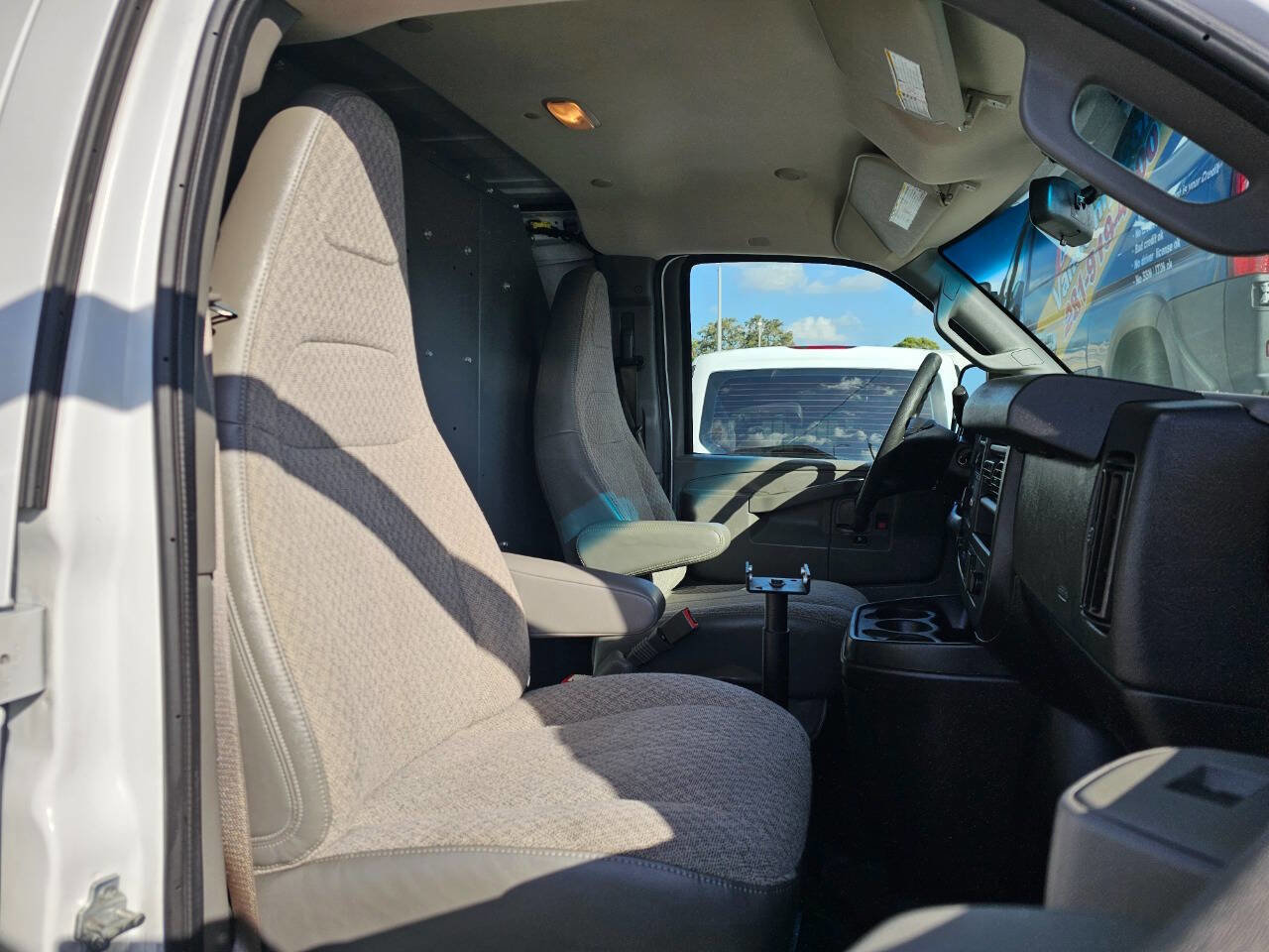 Used 2019 Chevrolet Express 2500 image 9