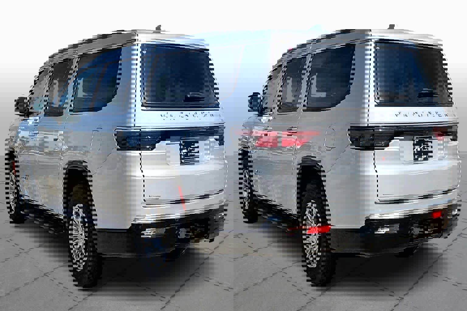 Used 2023 Jeep Wagoneer L 4WD image 10