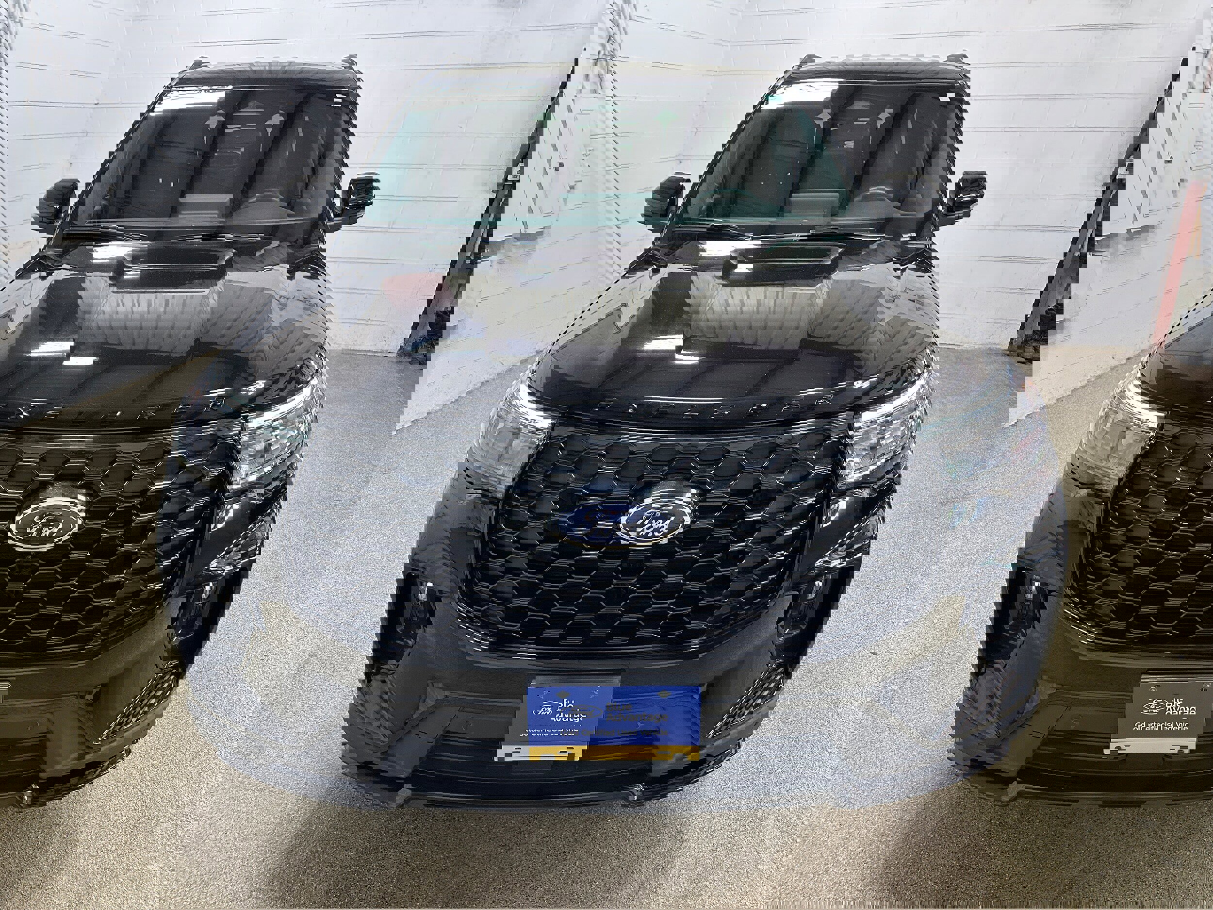 Certified 2025 Ford Explorer ST-Line image 27