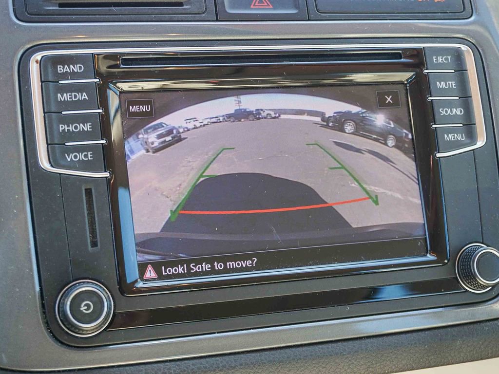 Used 2017 Volkswagen Tiguan S image 23