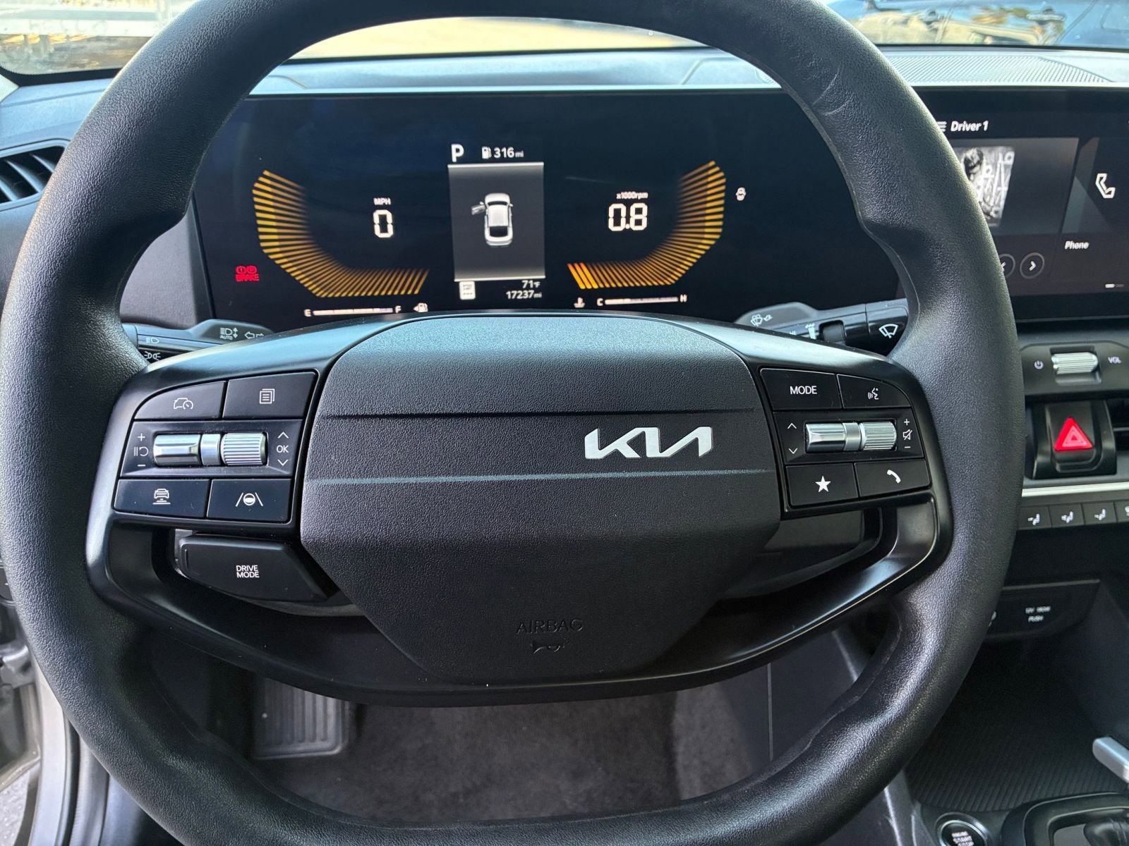 Used 2025 Kia K4 LXS image 27