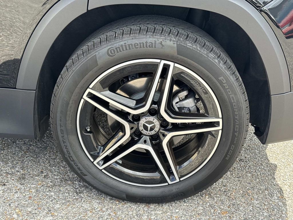 Used 2025 Mercedes-Benz GLB 250 image 4