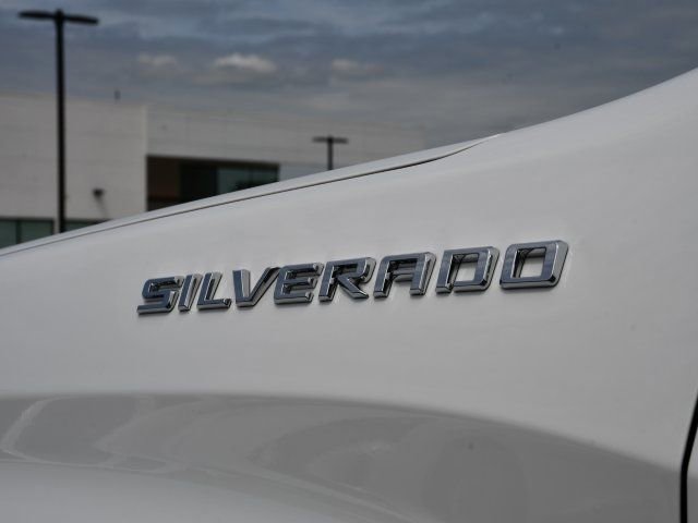 Used 2020 Chevrolet Silverado 1500 Custom w/ Custom Value Package AWD/4WD image 16
