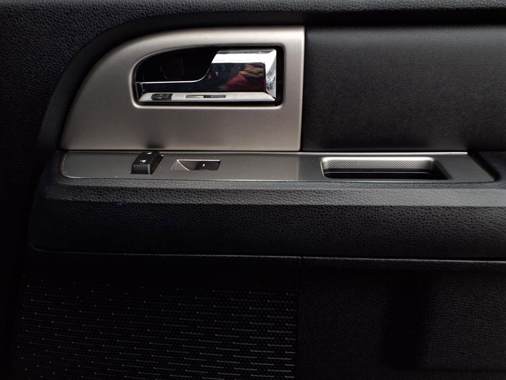 Used 2017 Ford Expedition XLT image 24