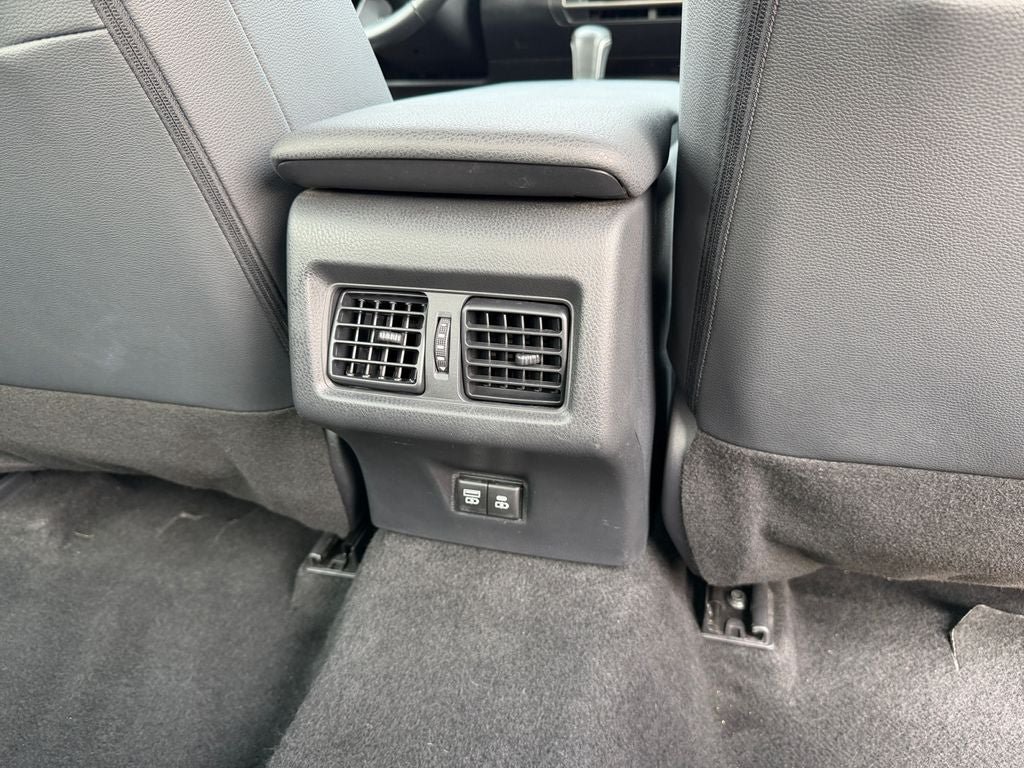 Used 2025 Toyota Camry SE FWD image 33