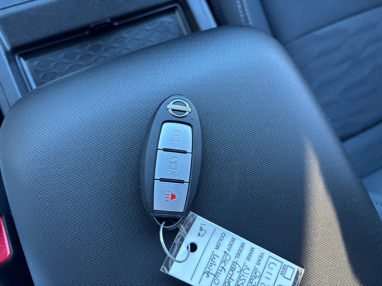 Used 2024 Nissan Frontier SV image 23