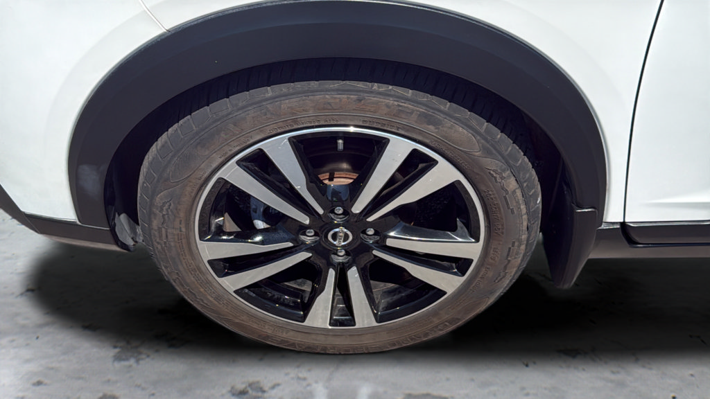 Used 2020 Nissan Kicks SR FWD image 30