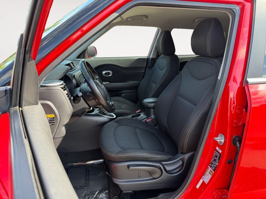 Used 2016 Kia Soul + w/ Designer's Package FWD image 6