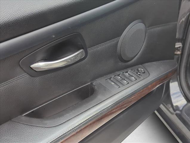 Used 2008 BMW 335i Convertible image 10