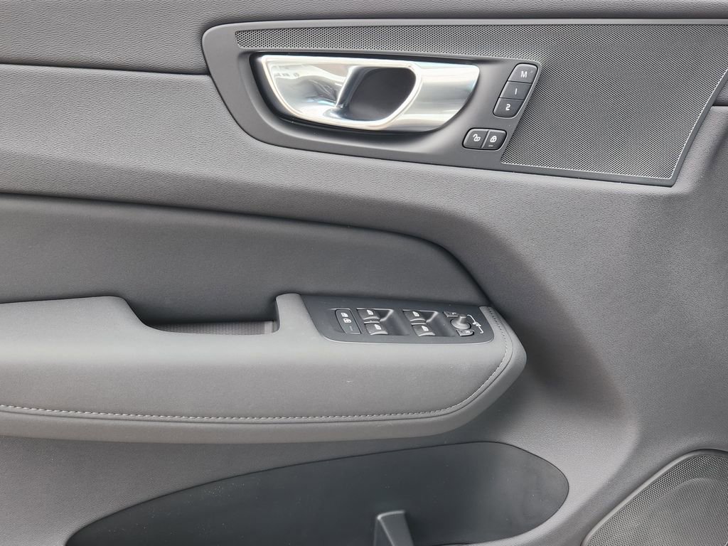 New 2026 Volvo XC60 B5 Core image 12