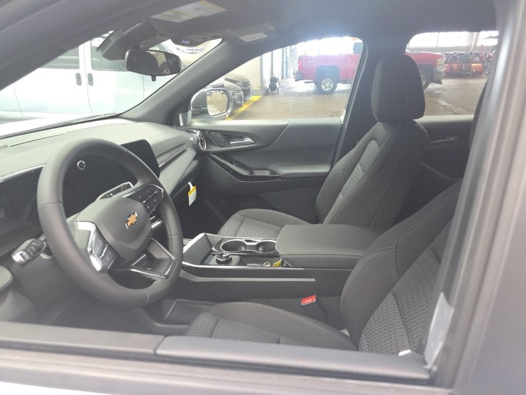 New 2027 Chevrolet Equinox LT FWD image 5