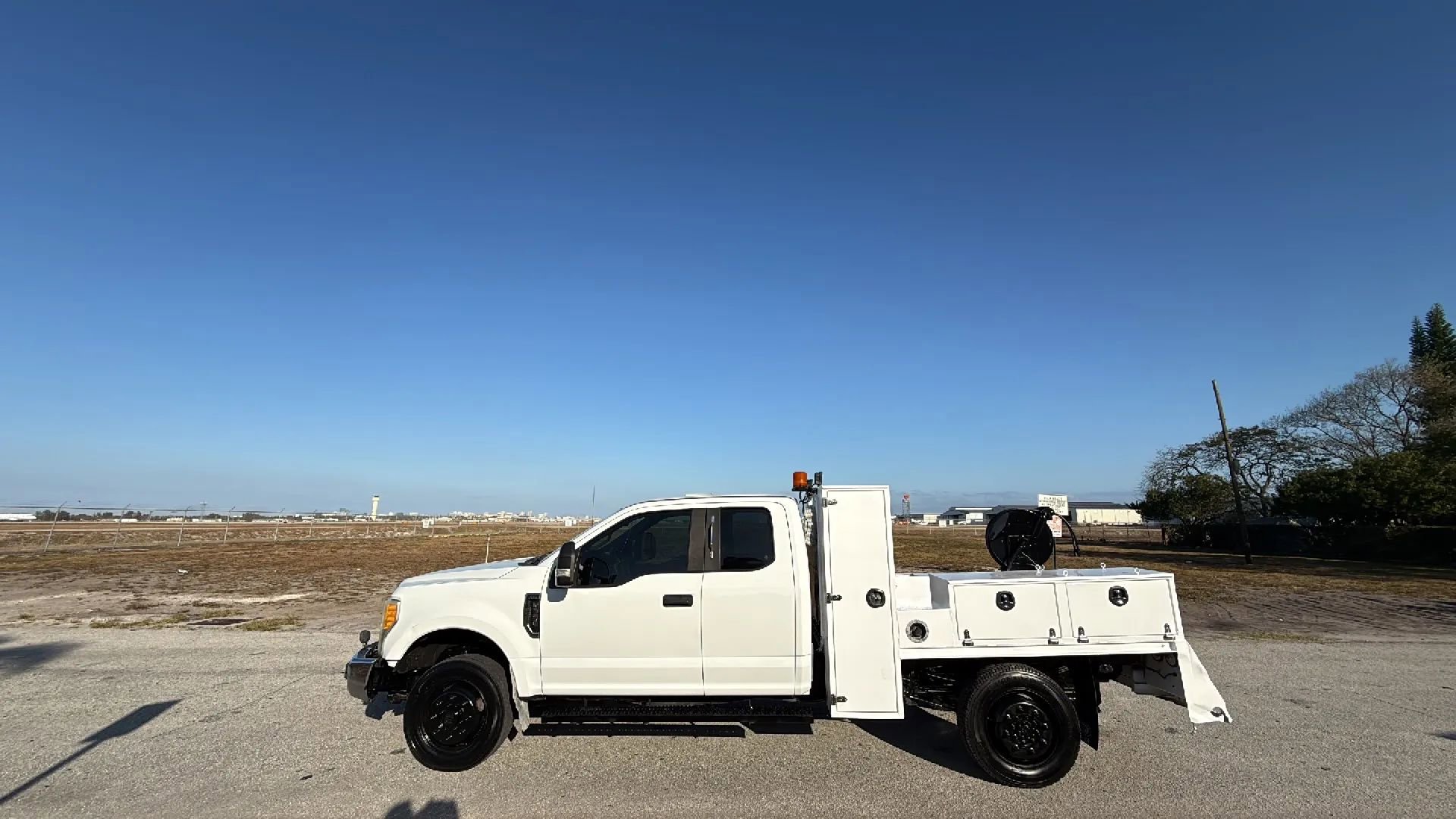 Used 2017 Ford F350 XL image 2