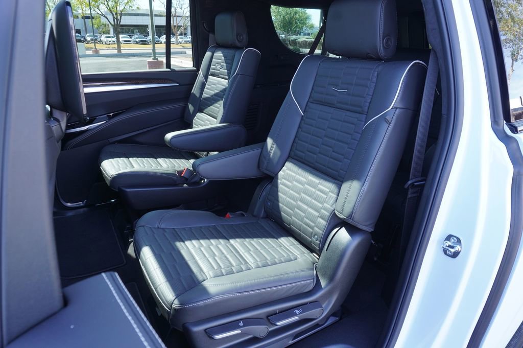 New 2026 Cadillac Escalade ESV Platinum Sport w/ LPO, ONYX Package image 9