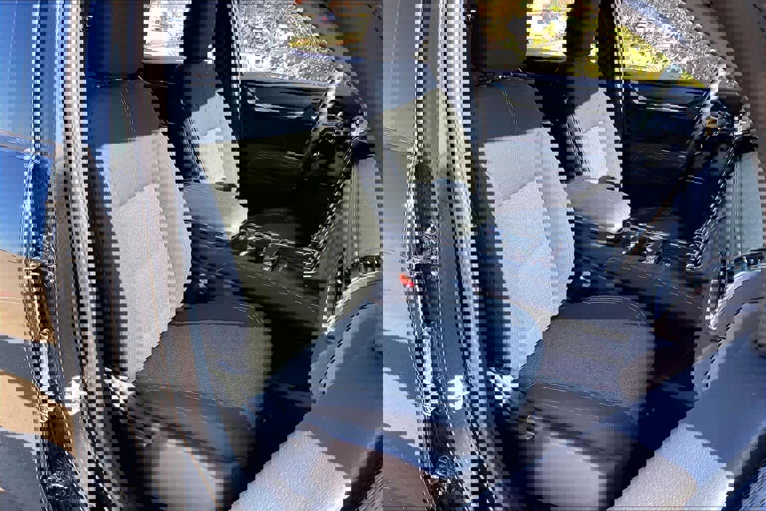 Used 2025 GMC Acadia Elevation image 8