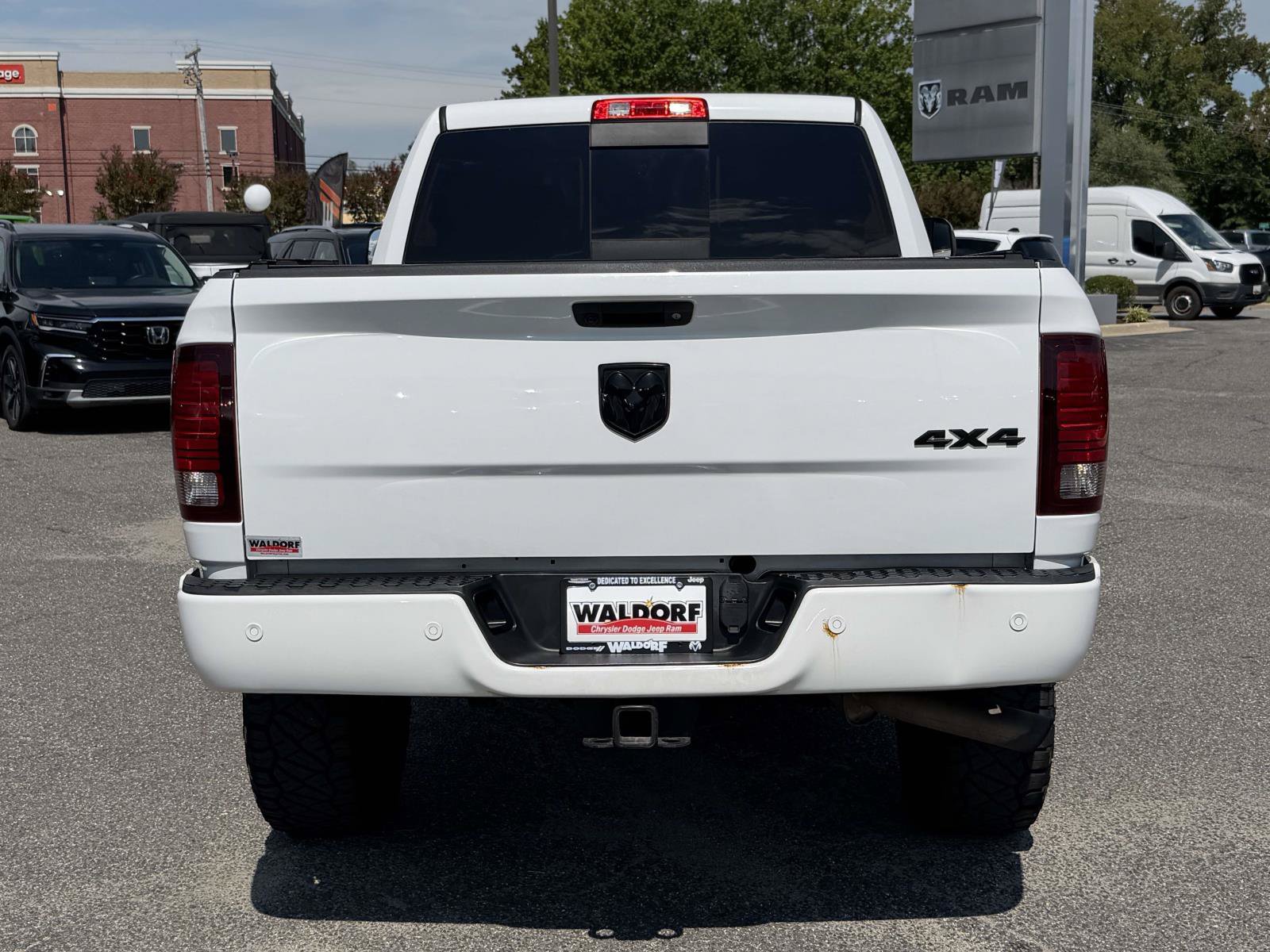 Used 2017 RAM 2500 Laramie w/ Sport Appearance Group AWD/4WD image 4