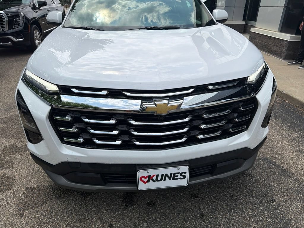 Used 2025 Chevrolet Equinox LT FWD image 12