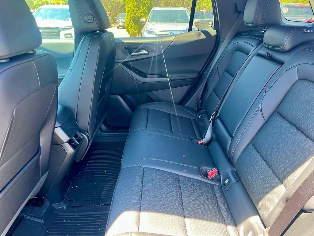 New 2026 Chevrolet Equinox LT w/ Convenience Package II AWD/4WD image 23