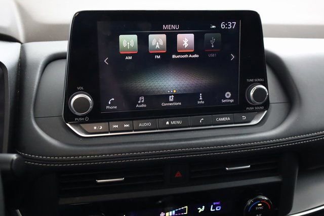 Used 2023 Nissan Rogue SV image 17