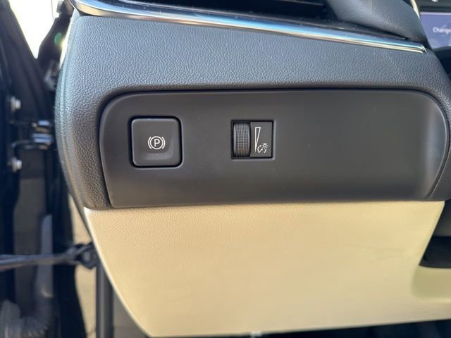 Used 2023 Buick Enclave Essence image 13