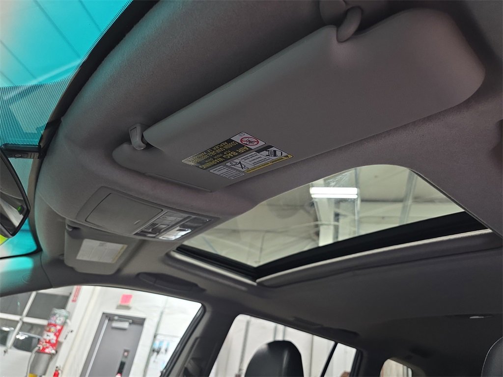 Used 2012 Toyota Highlander SE image 31