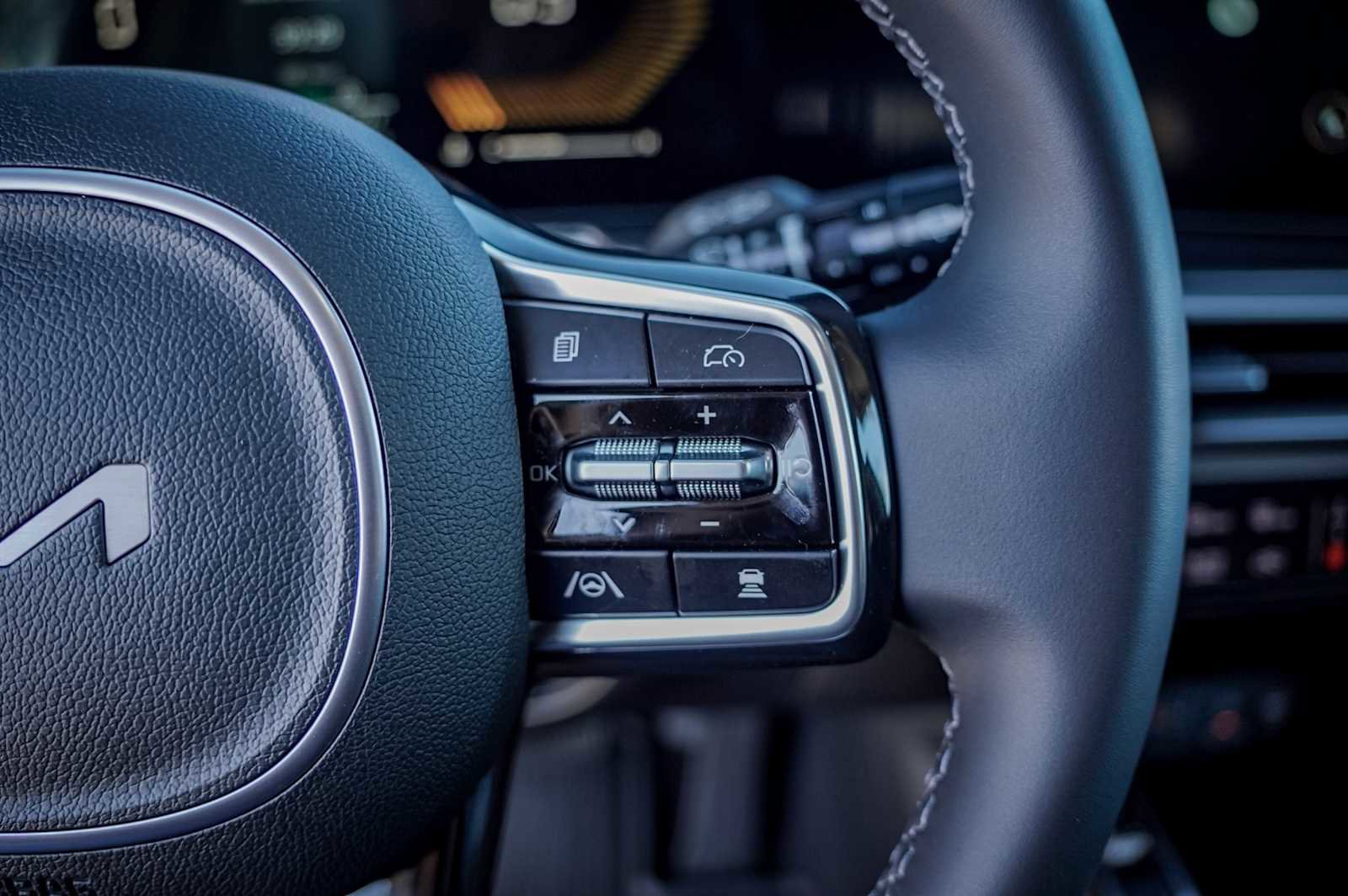 Certified 2025 Kia Sorento EX w/ Panoramic Sunroof Package image 15