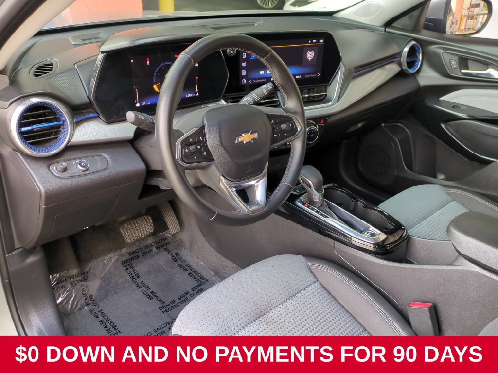Used 2025 Chevrolet Trax LT w/ LT Convenience Package FWD image 15