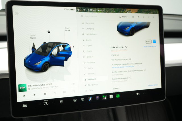 Used 2025 Tesla Model Y Performance AWD/4WD image 30