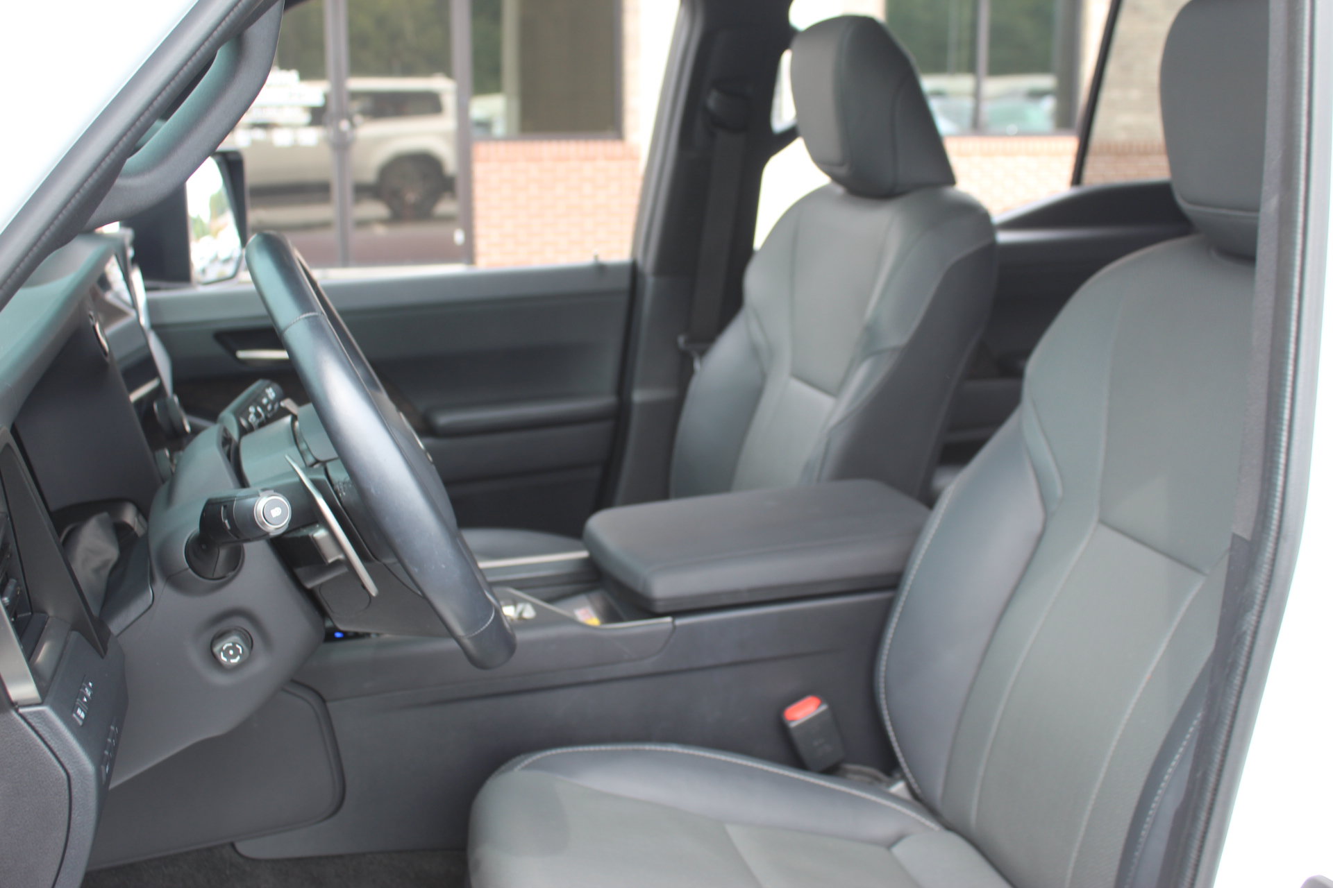 Used 2024 Lexus GX 550 w/ Accessory Package (Z1) AWD/4WD image 13