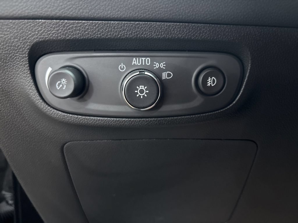 Used 2023 Buick Encore GX Select w/ Sport Touring Package AWD/4WD image 22