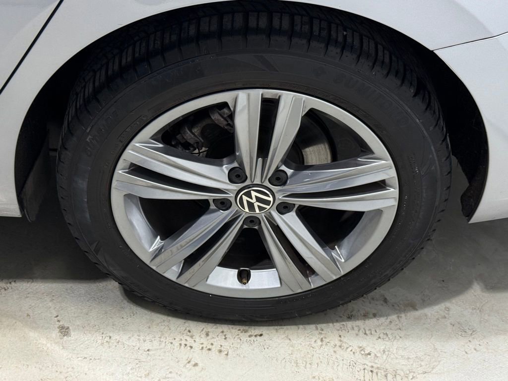 Used 2024 Volkswagen Jetta SE image 9