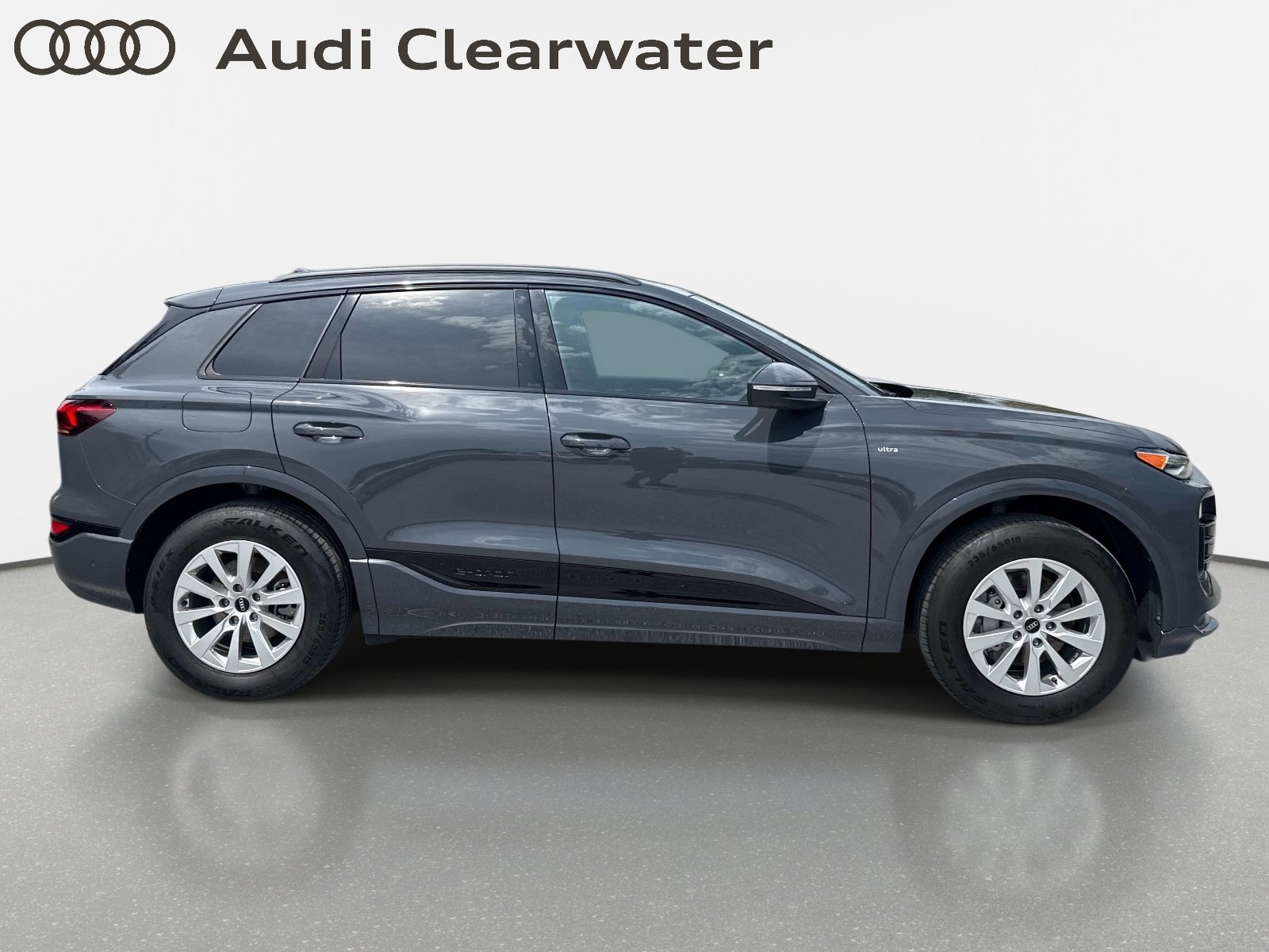 Used 2025 Audi Q6 e-tron Premium RWD image 5