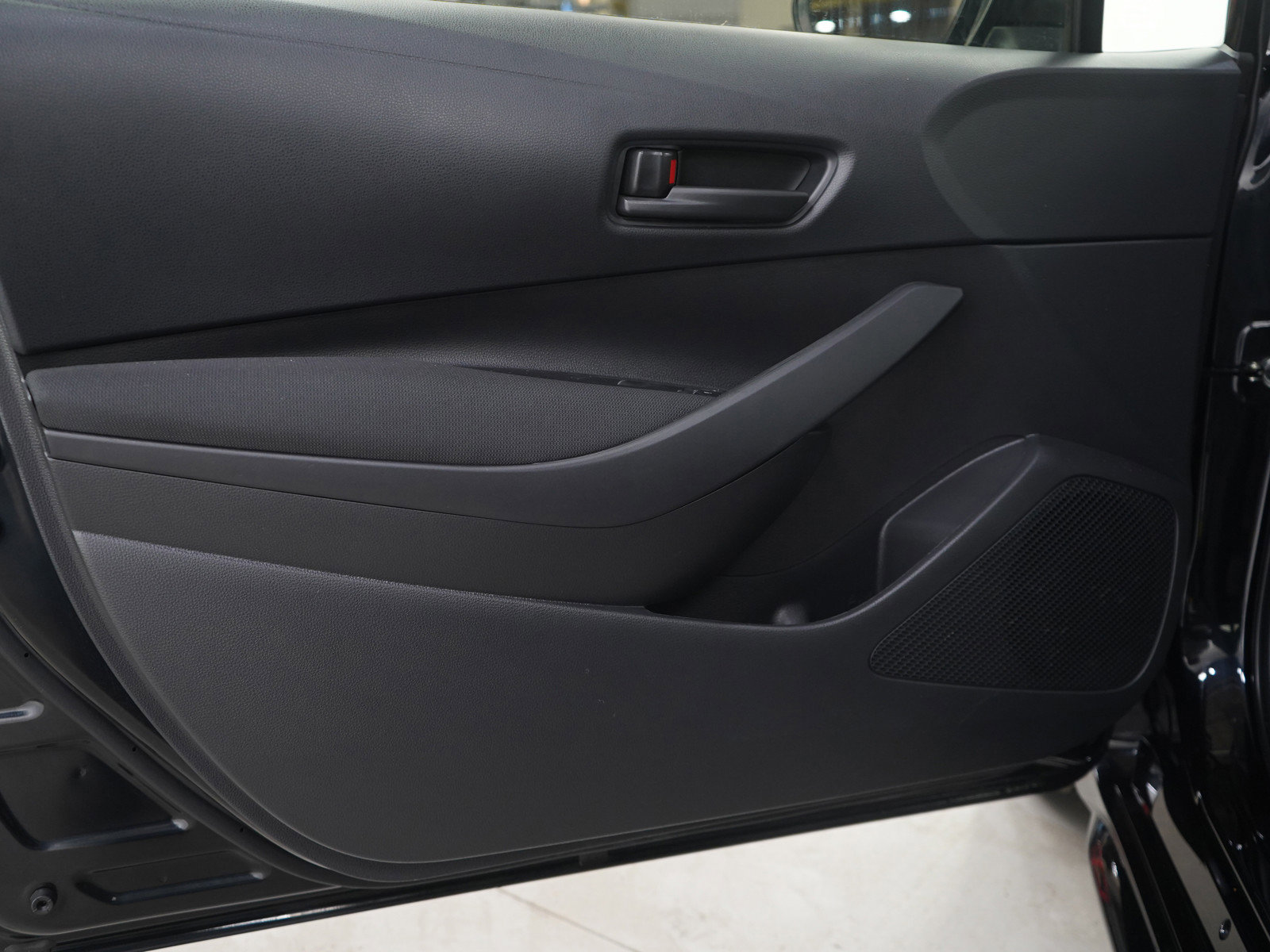 Used 2025 Toyota Corolla LE image 16