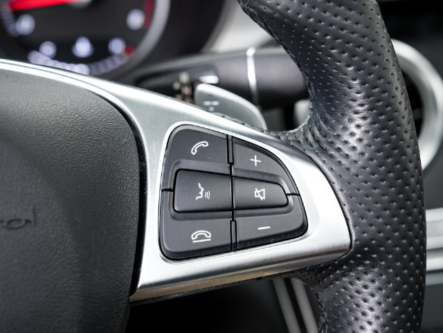 Used 2019 Mercedes-Benz GLC 300 4MATIC image 13