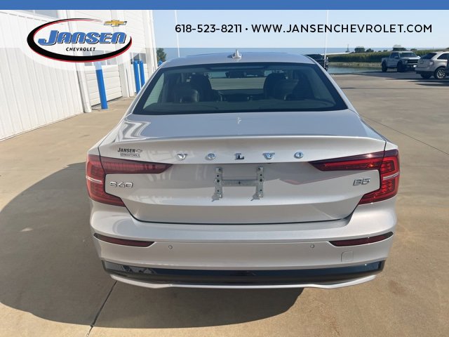 Used 2025 Volvo S60 B5 Core image 5