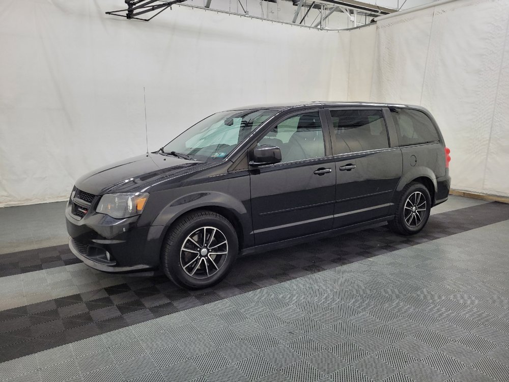 Used 2016 Dodge Grand Caravan SXT FWD image 2