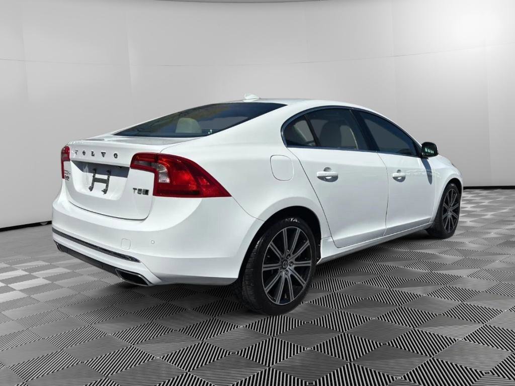 Used 2017 Volvo S60 T5 Inscription image 4