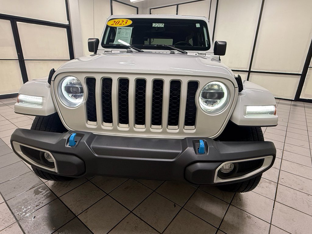 Used 2023 Jeep Wrangler Sahara w/ Cold Weather Group image 10