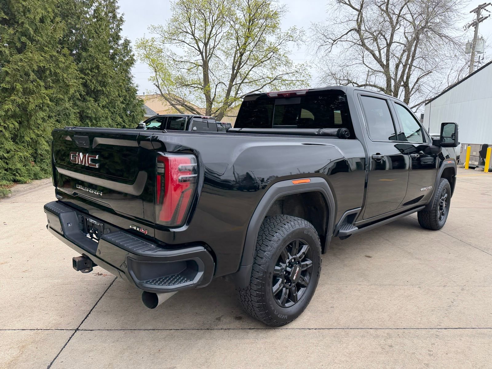 Used 2024 GMC Sierra 2500 AT4 w/ AT4 Premium Plus Package image 31