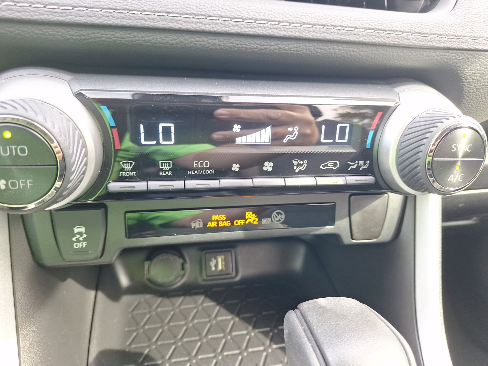 Used 2024 Toyota RAV4 XLE w/ Convenience Package AWD/4WD image 27