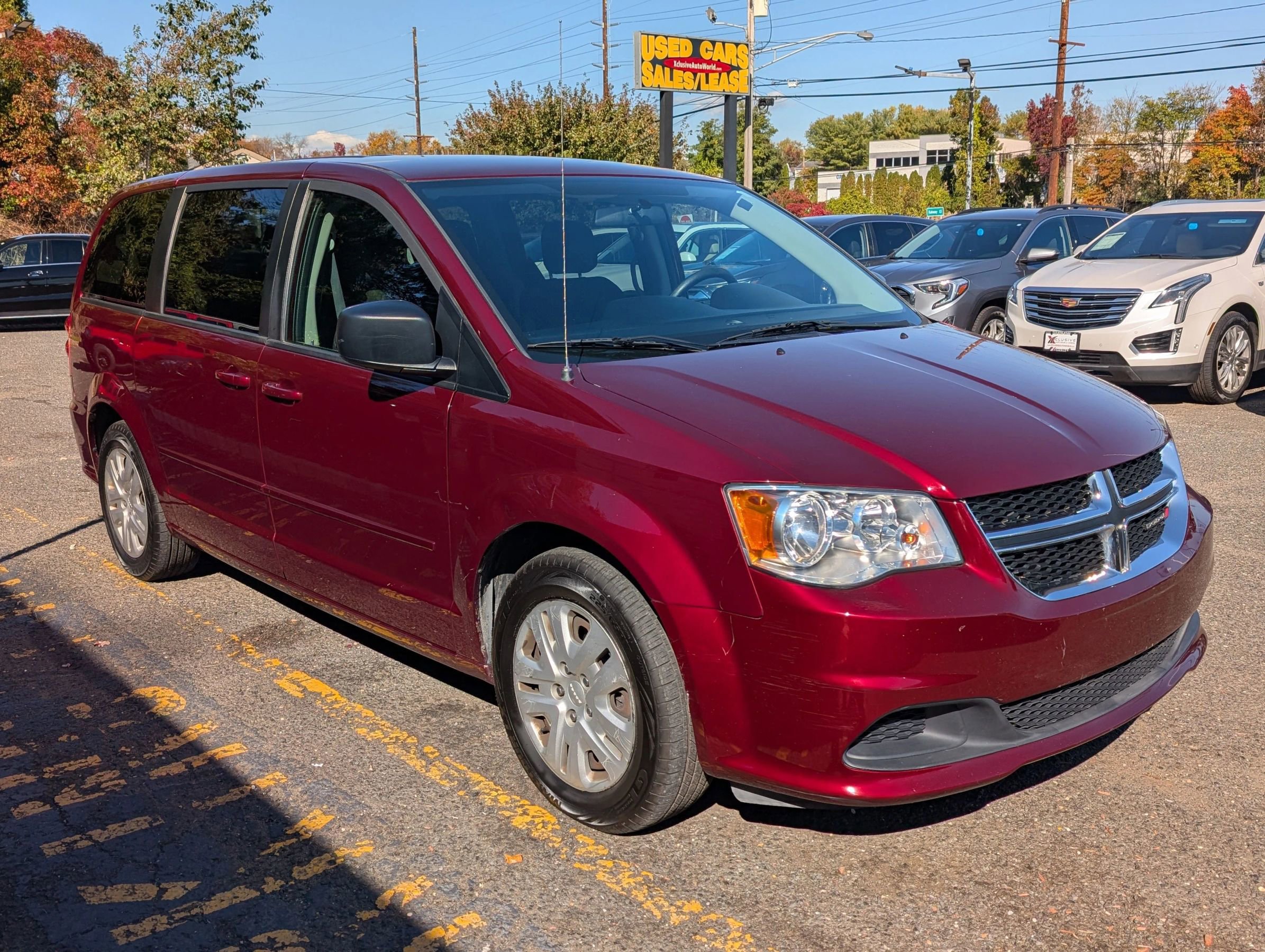 Used 2017 Dodge Grand Caravan SE image 4